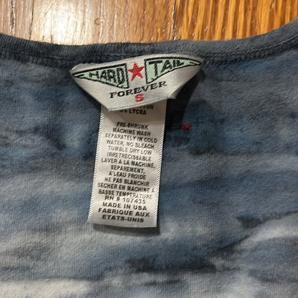 EUC Hard Tail Ballet Sleeve Scoop Neck 3/4 Length Arm Top Size Small - Picture 4 of 4